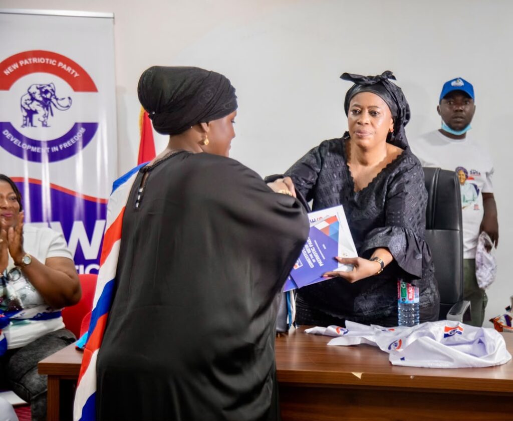 Hajia Safia Mohammed Presents Forms to Kate Gyamfua, NPP National Women Organiser to seek her blessing